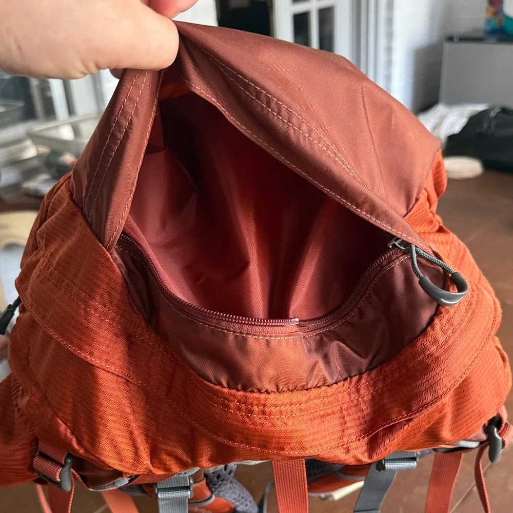 OSPREY Men's Hiking Backpack in Rust Orange - Picture 15 of 16